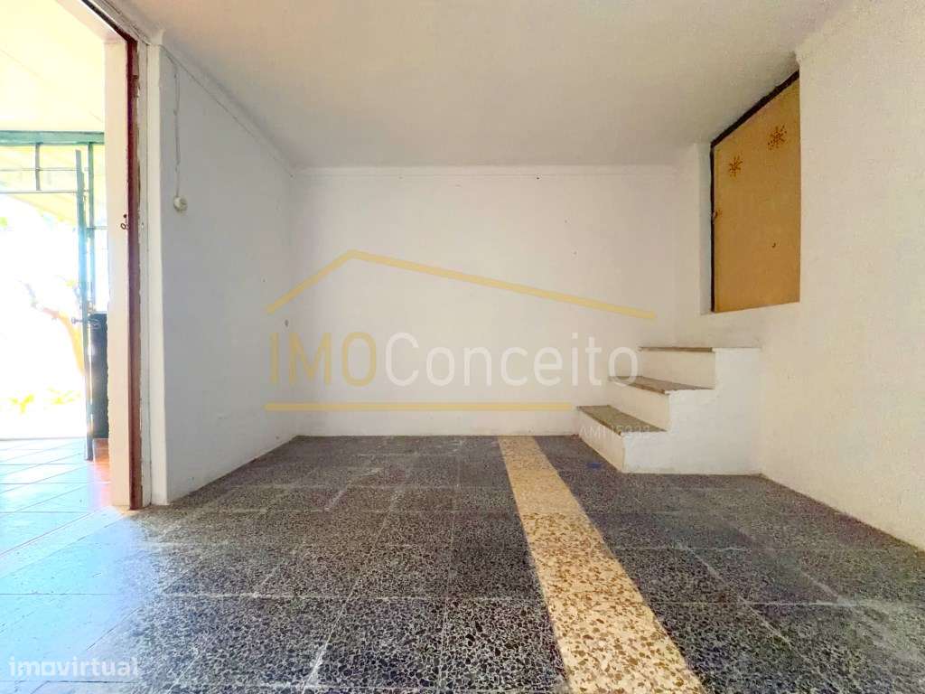 Moradia T3 com Anexos Independentes e Espaço Exterior-29