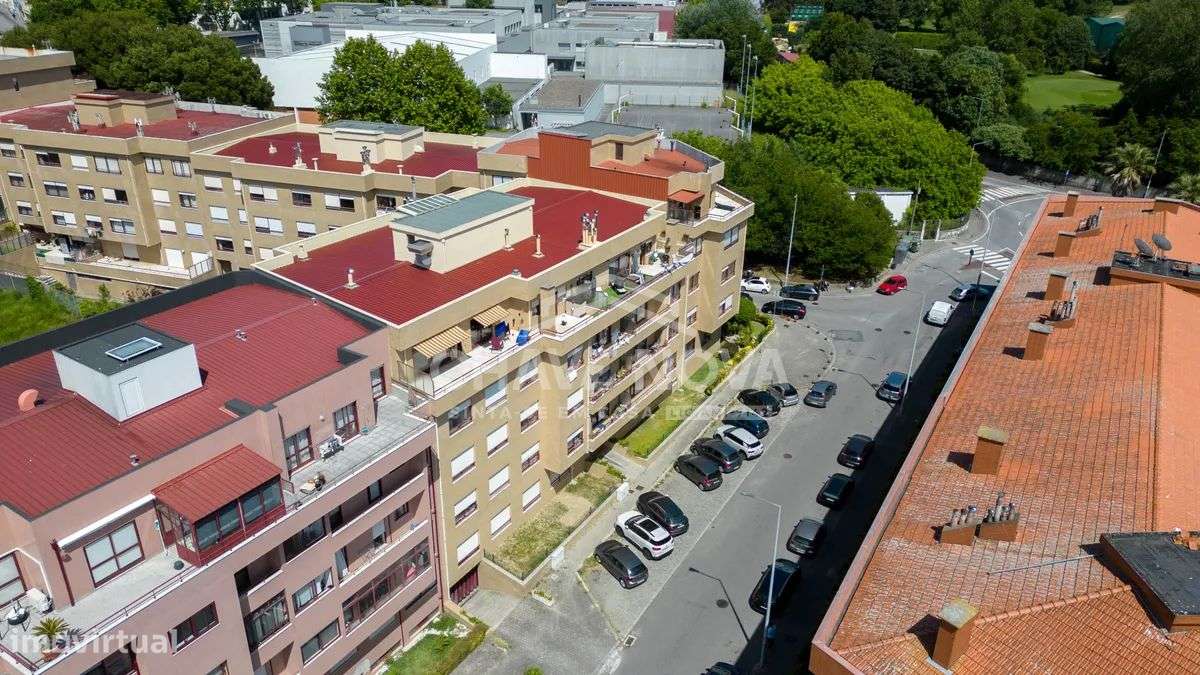 Apartamento T3 c/ Vistas Mar e Garagem Box em Canidelo-26