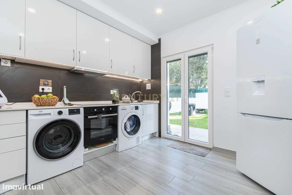 Moradia em Banda nova totalmente mobiliada – Quinta do Conde-21