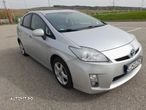 Toyota Prius (Hybrid) - 3