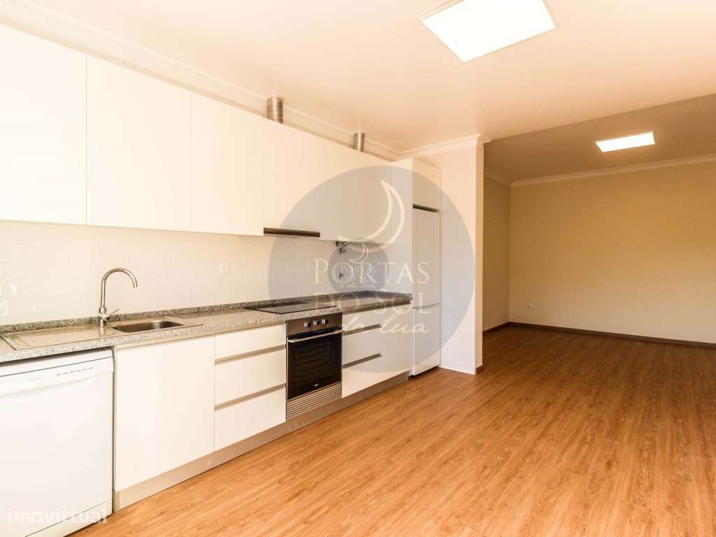 Moradia V3 c Pátio e Estacionamento em Condomínio. - Grande imagem: 5/24