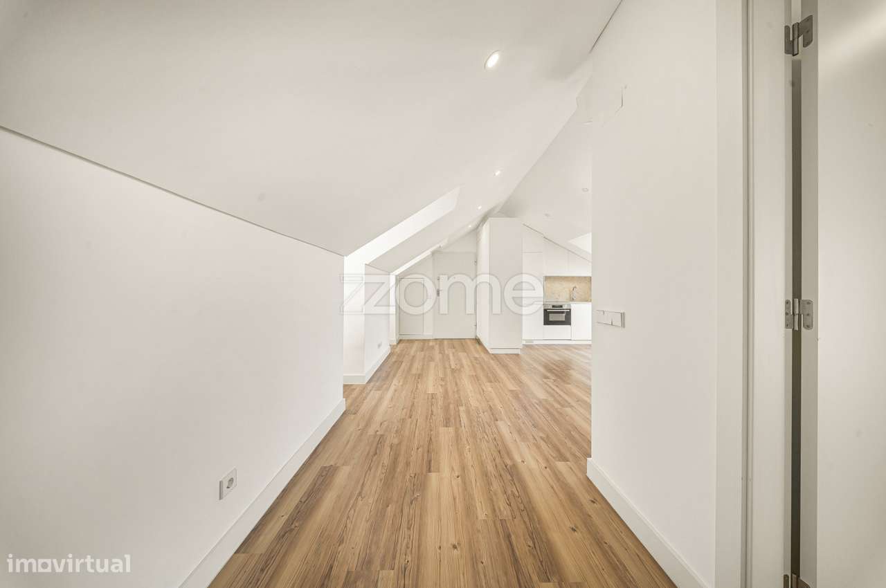 Estúdio T0 com terraço - Grande imagem: 2/11