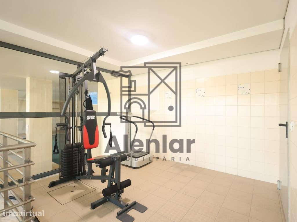 T2 no Carregado - Condominio Fechado-30