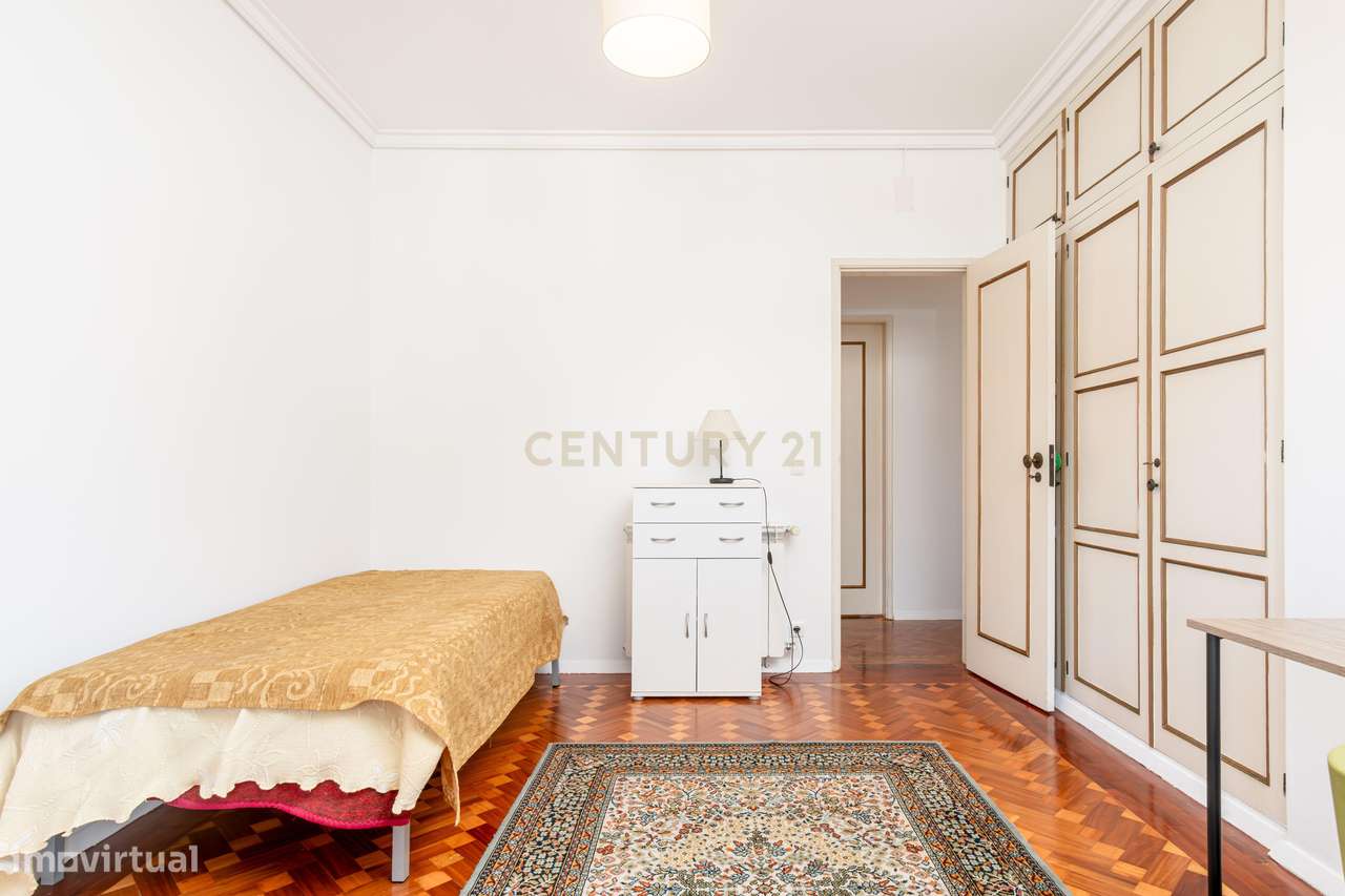 Andar de moradia em Fernão Ferro, parcialmente mobilado. - Grande imagem: 5/26