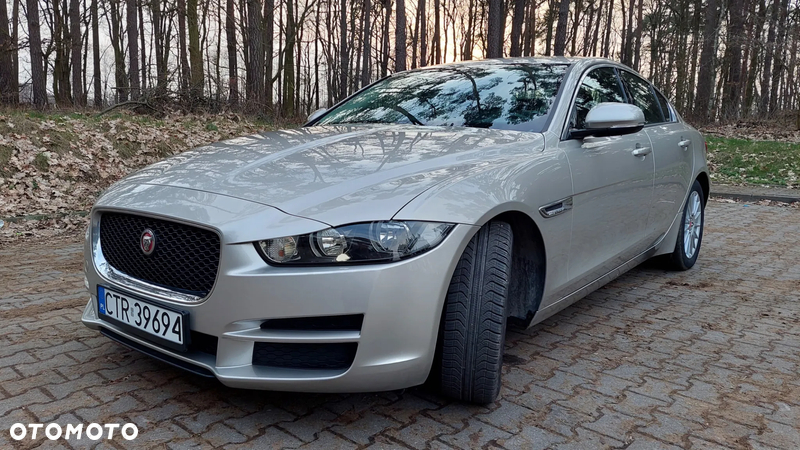 Jaguar XE - 6