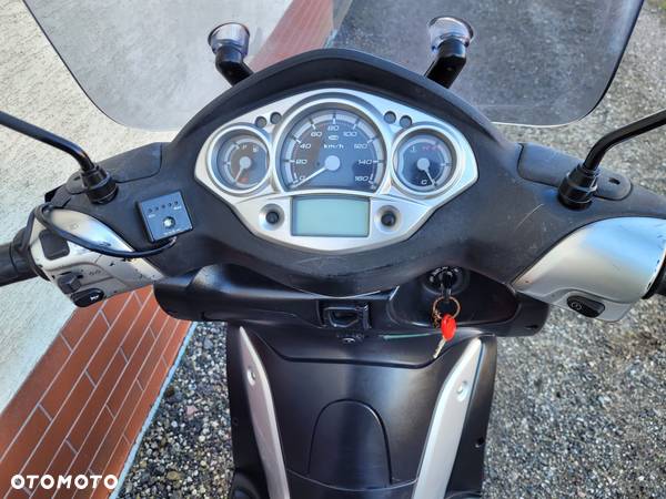 Yamaha X-max - 15