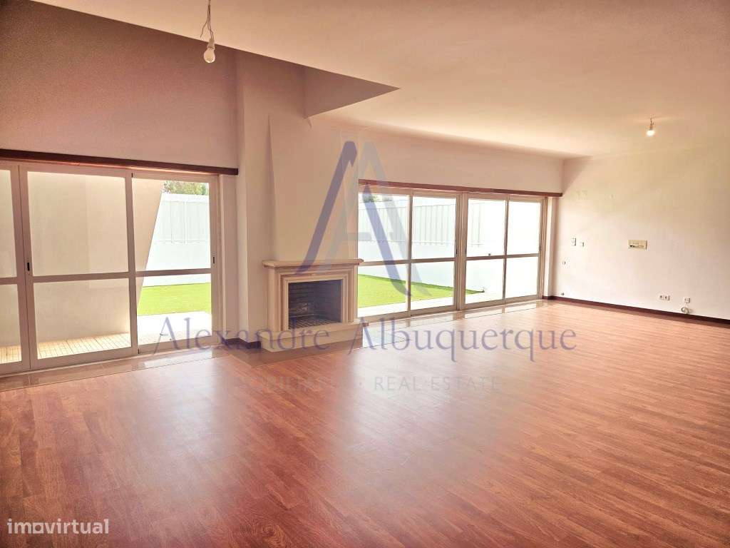 Moradia T4 na Cotovia - Sesimbra, Em fase final de melhoramentos, G... - Grande imagem: 5/60