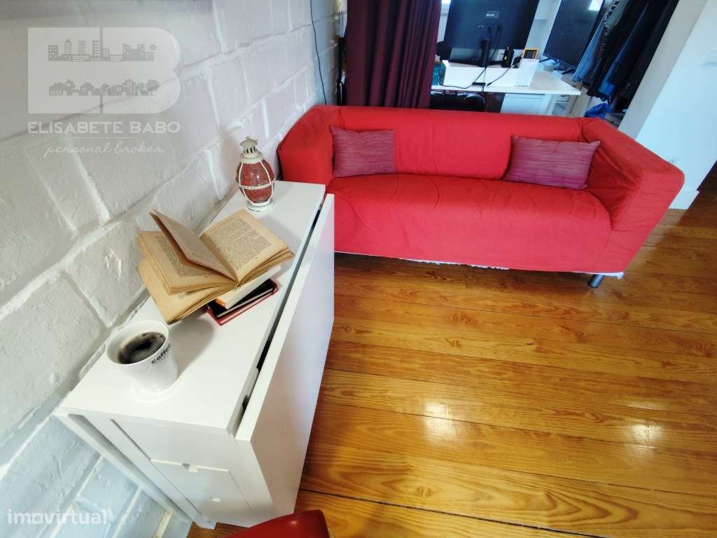 **Apartamento T1 em Campolide com Vista Deslumbrante sobre Monsanto**-6