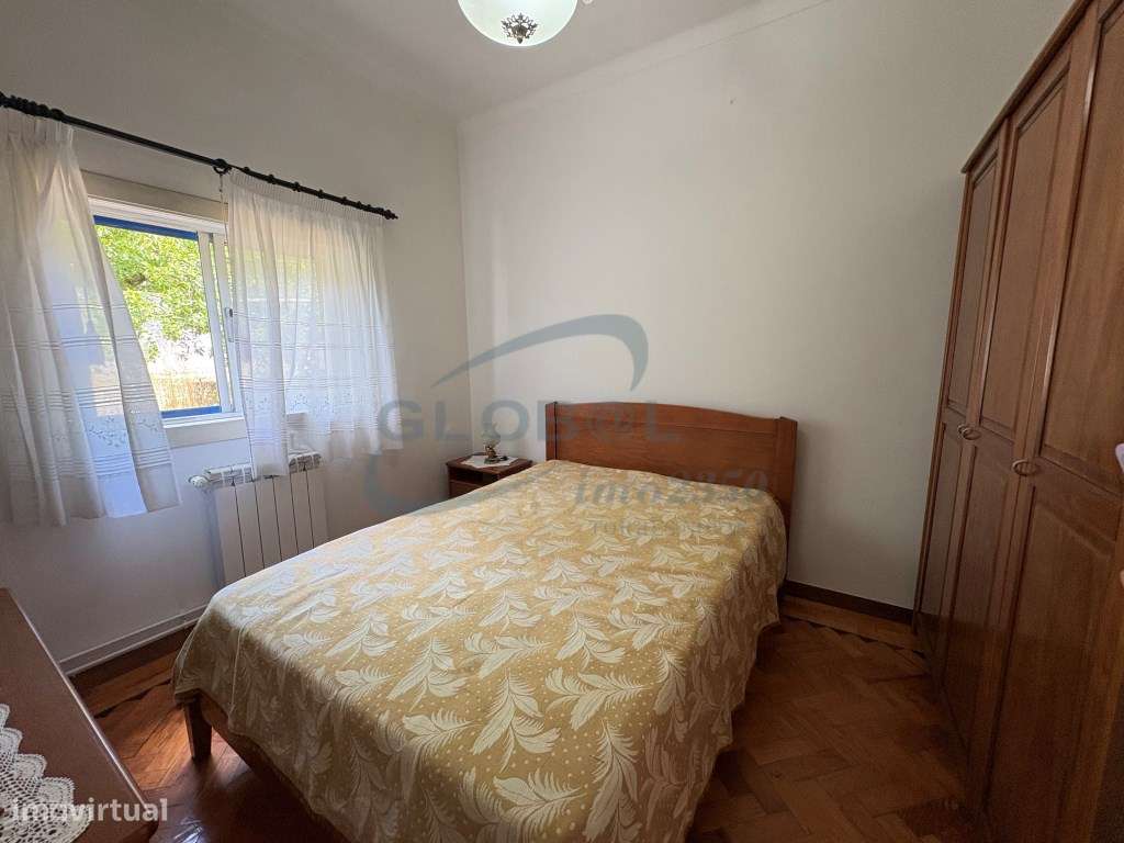 Moradia T5 com Grande Terreno Plano, Garagem, Anexos e Elevado Pote...-6