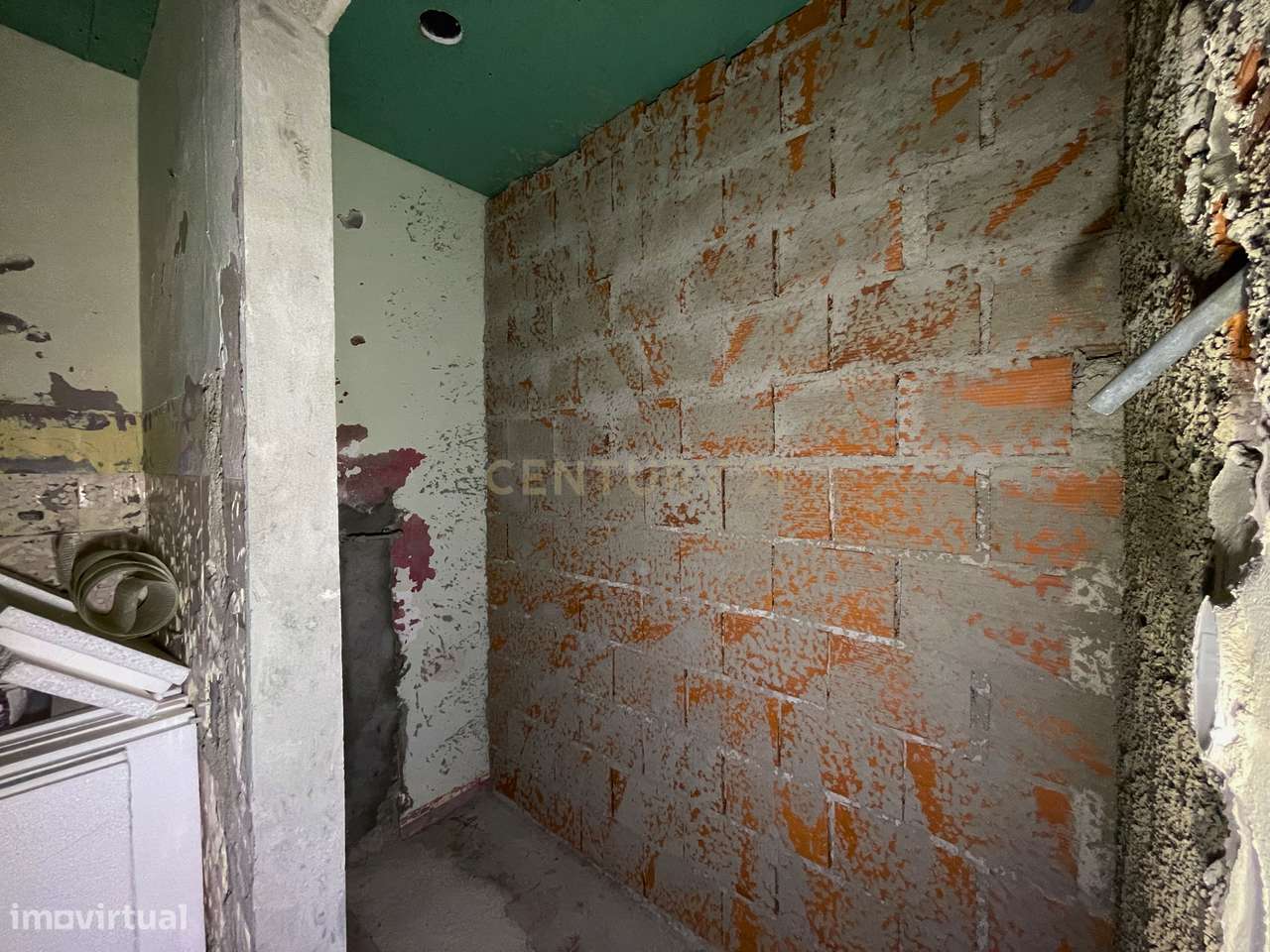 Casa para restauro em Duas Igrejas / Paredes-19