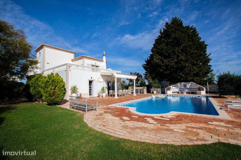 Casa de Luxo em Albufeira com Vista Panorâmica e Piscina - Grande imagem: 4/40