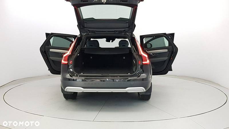 Volvo V60 Cross Country - 14