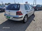 Volkswagen Golf - 5