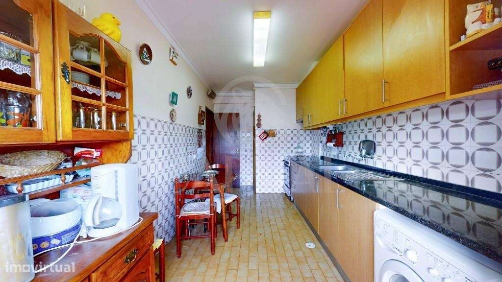 ✨ T2 com Entrada Independente e Espaço Exterior em Porto Salvo-21