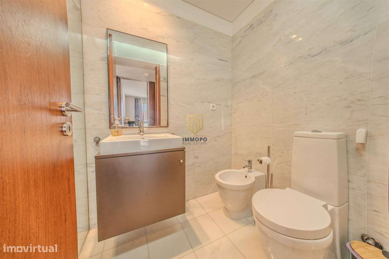 Apartamento T2 na Senhora da Hora, com duas garagens-16
