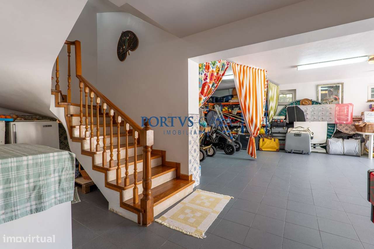 Moradia T4 com piscina em Lavra-40