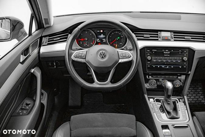 Volkswagen Passat 2.0 TDI Elegance DSG - 18