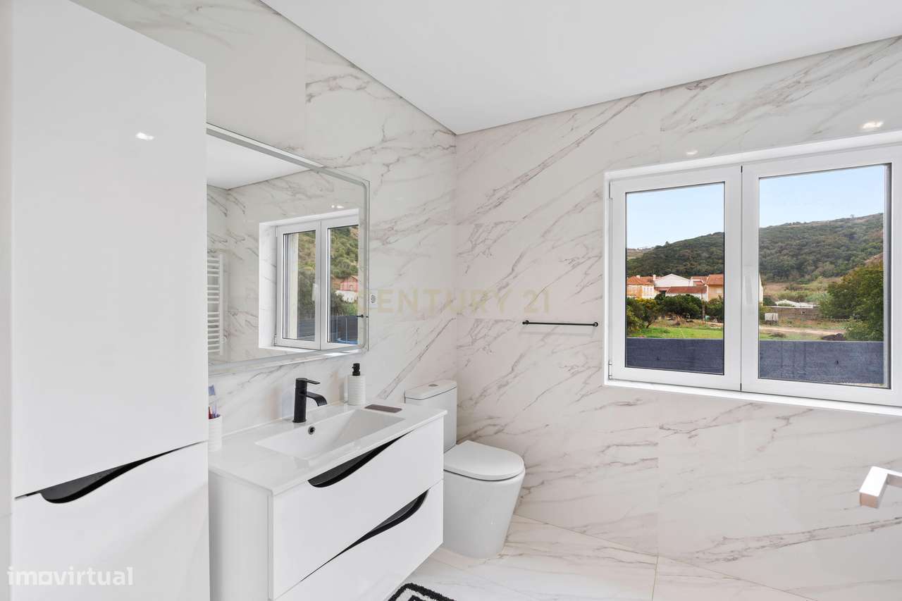 MORADIA Isolada com entradas Independentes.-28