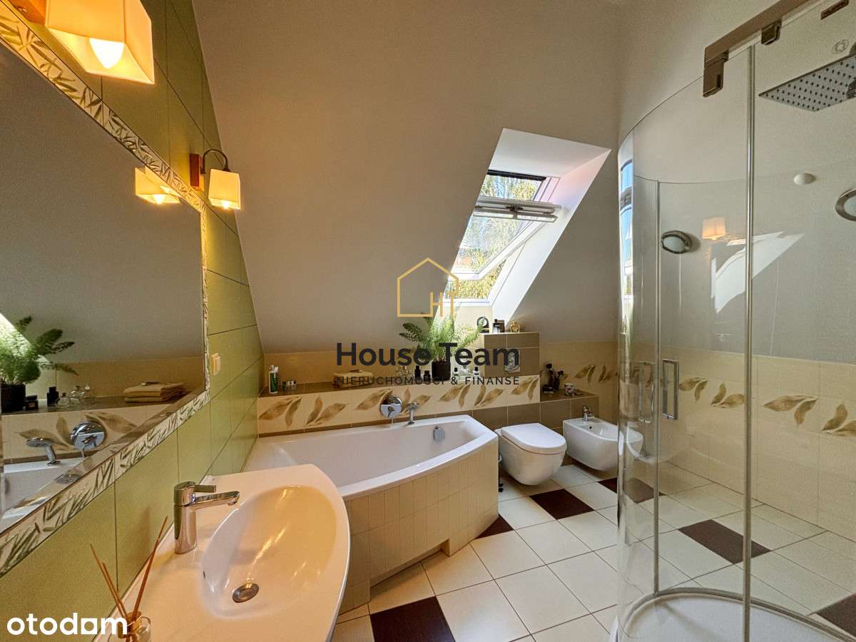 Klasyczny i stylowy dom - Niwy - 251 m2-14