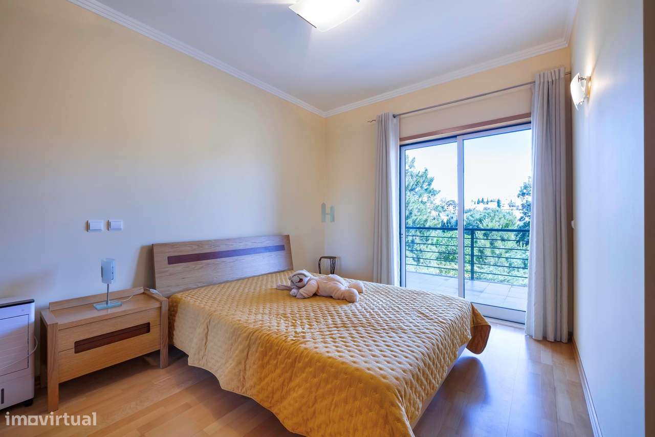 Vende-se Penthouse T3 na Praia da Rocha – localização privilegiada-9