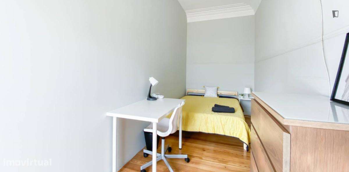 Quarto - localizado em Marquês de Pombal Lisbon - Grande imagem: 2/10