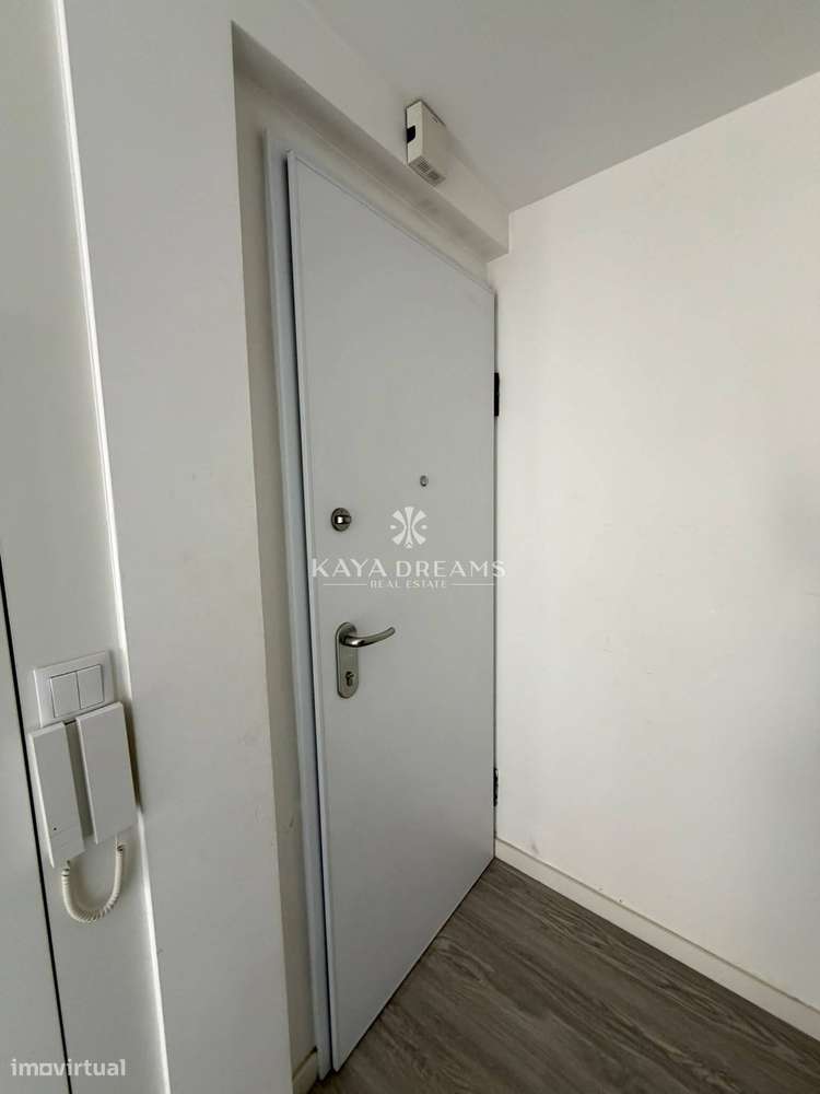 T3 Totalmente Remodelado situado no Centro de Odivelas, a 5 min do...-20