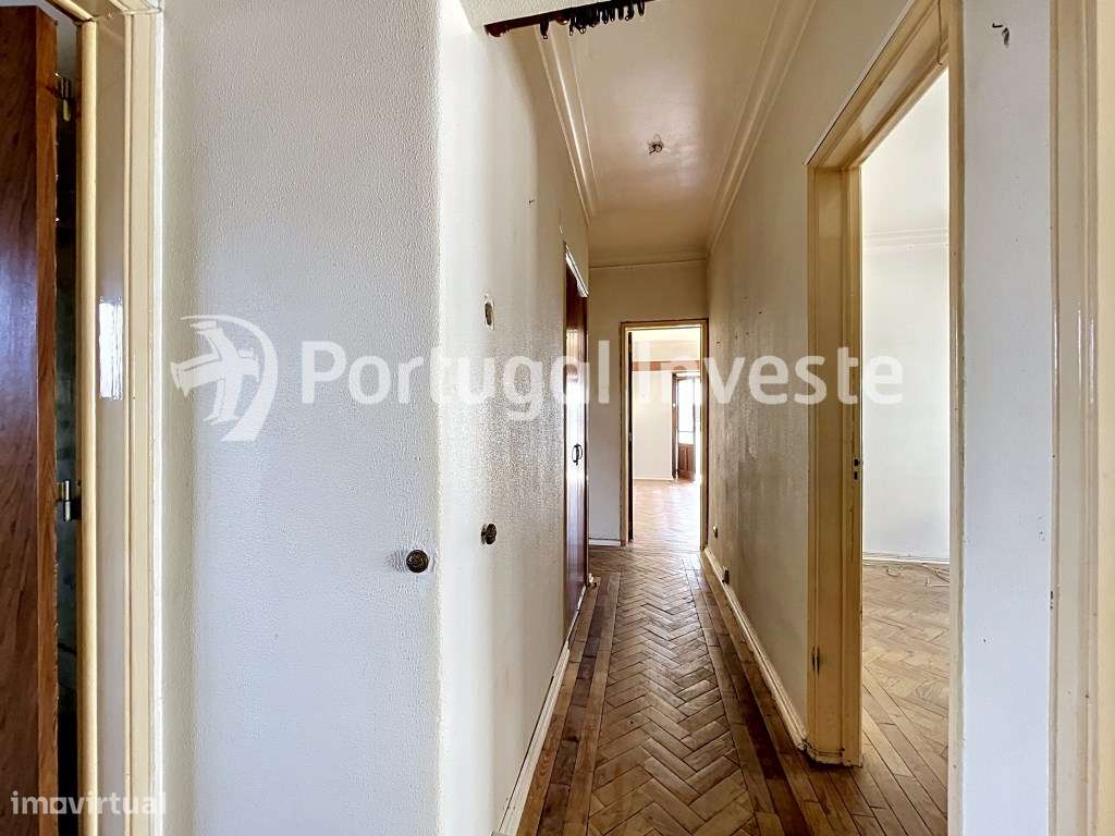 Apartamento de 5 assoalhadas na rua Capitão Leitão, Almada-28