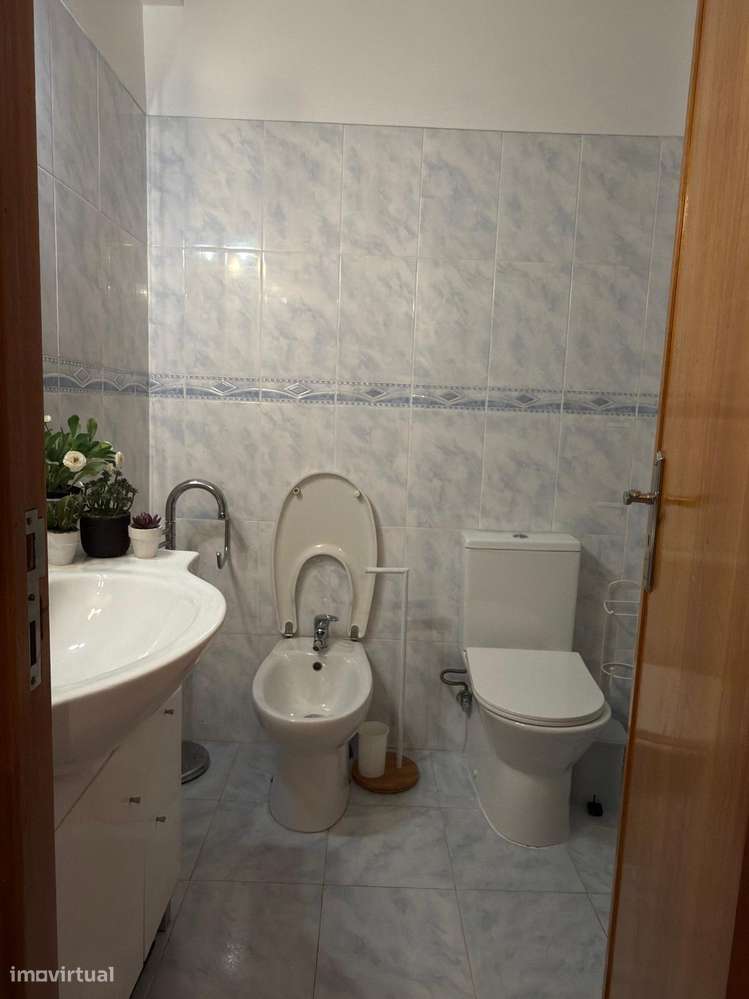Apartamento T2 em Linda a Velha-22