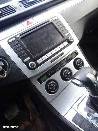 RADIO CD NAVI FABRYCZNA VW PASSAT B6 - 1