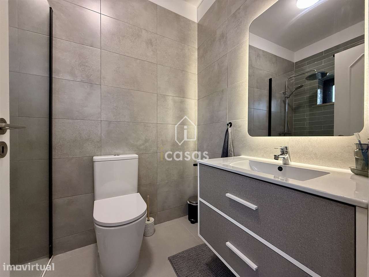 T3 Renovado com Varanda e Garagem Box | Forno – Rio Tinto (Próximo da-15