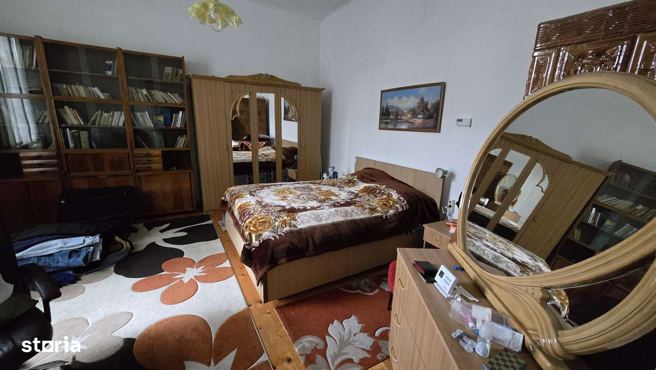 Ofer spre închiriere casa zona Policlinica - Imagine principală: 4/13