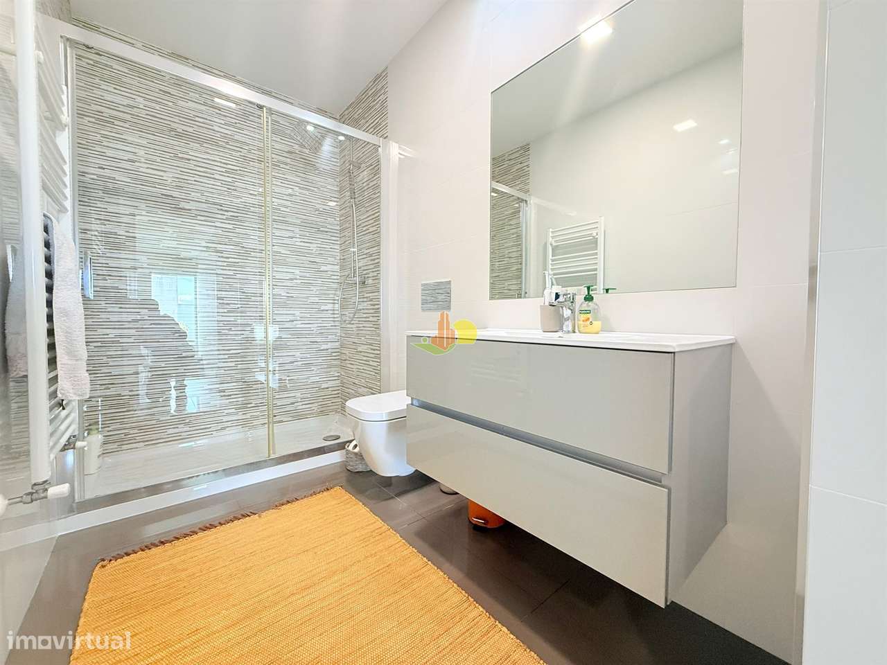 T4+1 Duplex com garagem dupla e terraço privativo-32