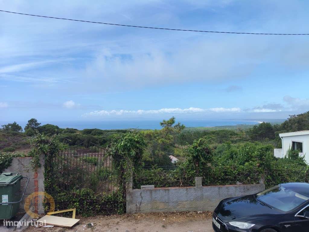 Ruína inserida em Terreno com 230m2-5