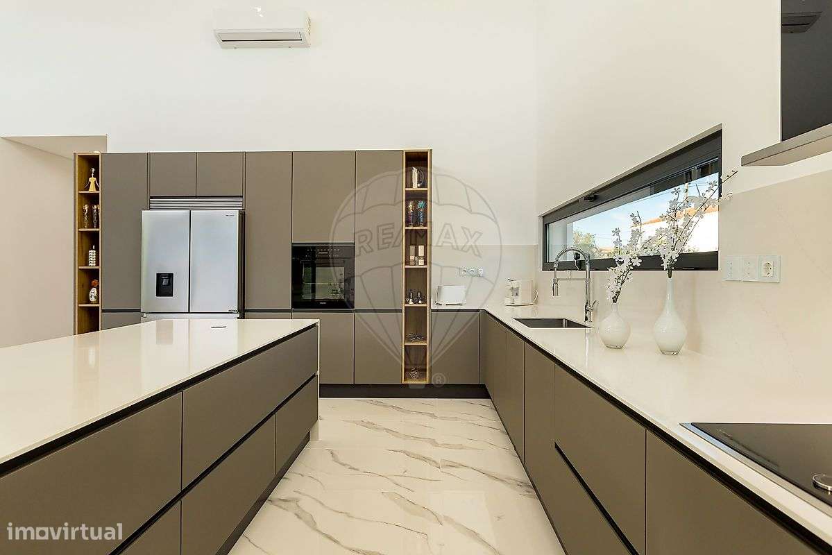 Moradia T4 para venda-4