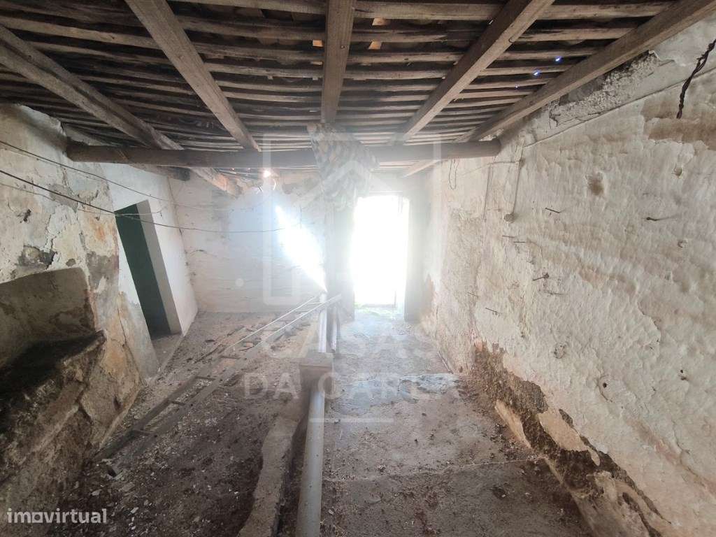 Moradia com 8 divisões e com quintal em Vila Alva-12