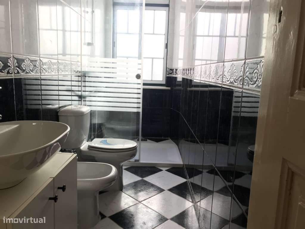 Moradia T7 com elevador-23