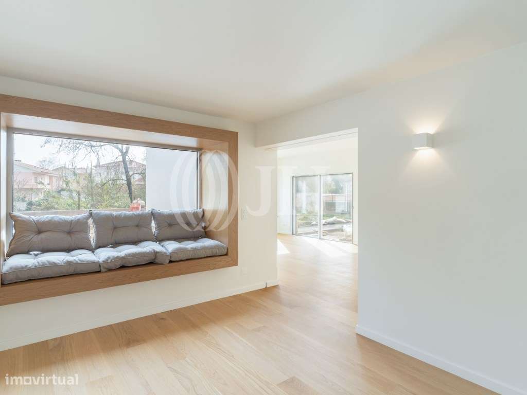 Moradia T6 com jardim em São Pedro do Estoril Cascais - Grande imagem: 4/25