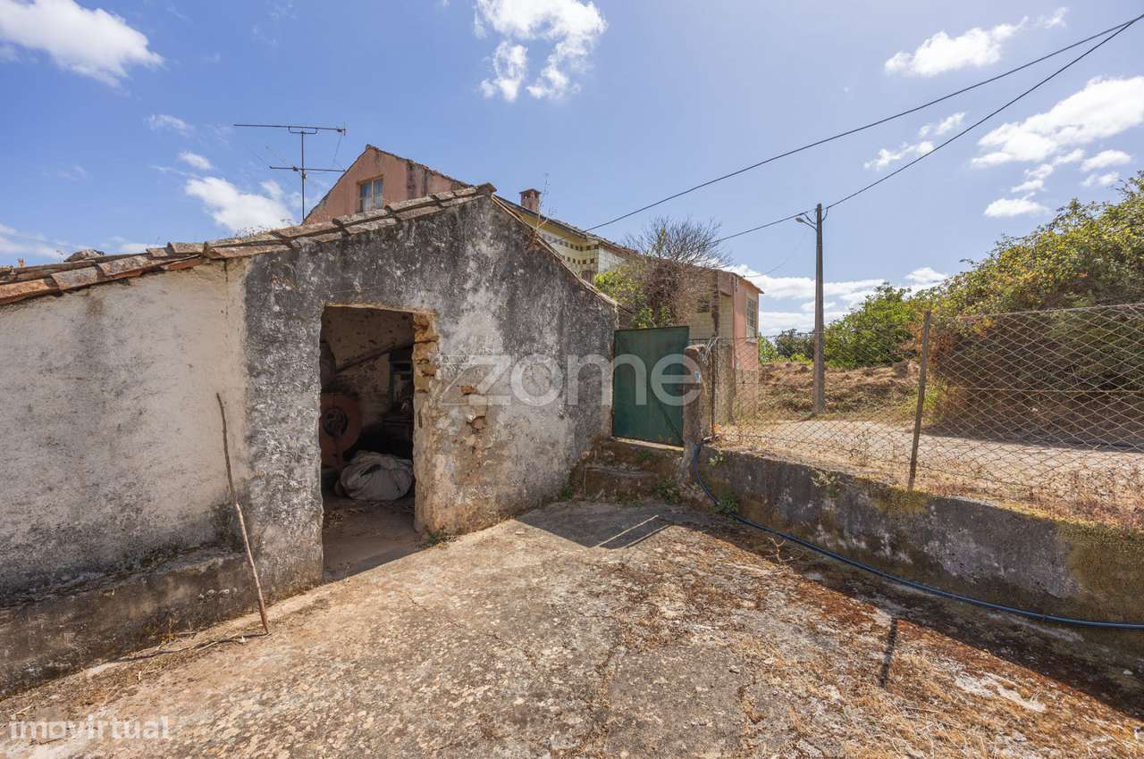 Moradia T2+2 | Garagem | Alvaiázere | Ao abrigo do Simplex-24