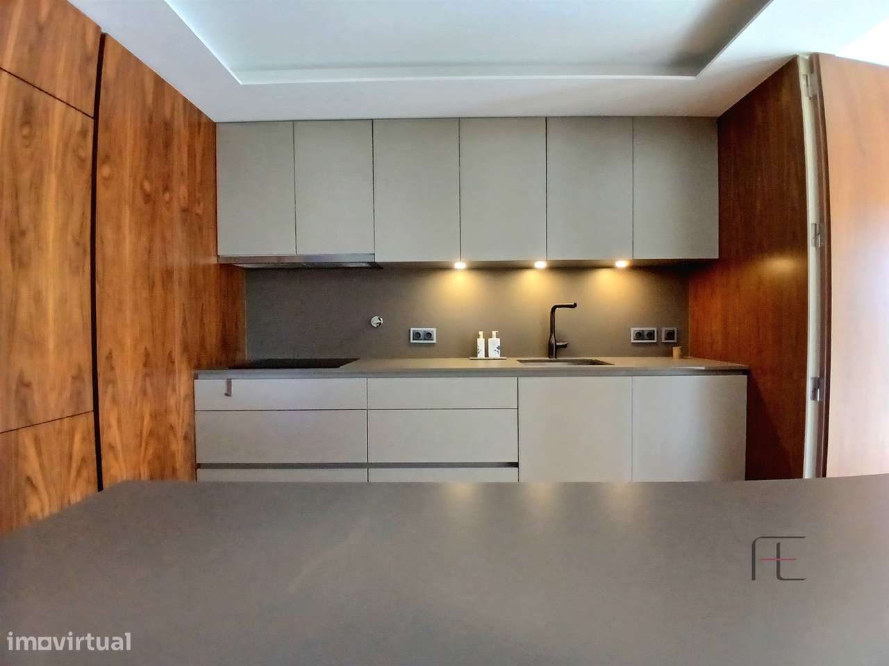 Apartamento Praia da Granja, Condomínio Privado-12