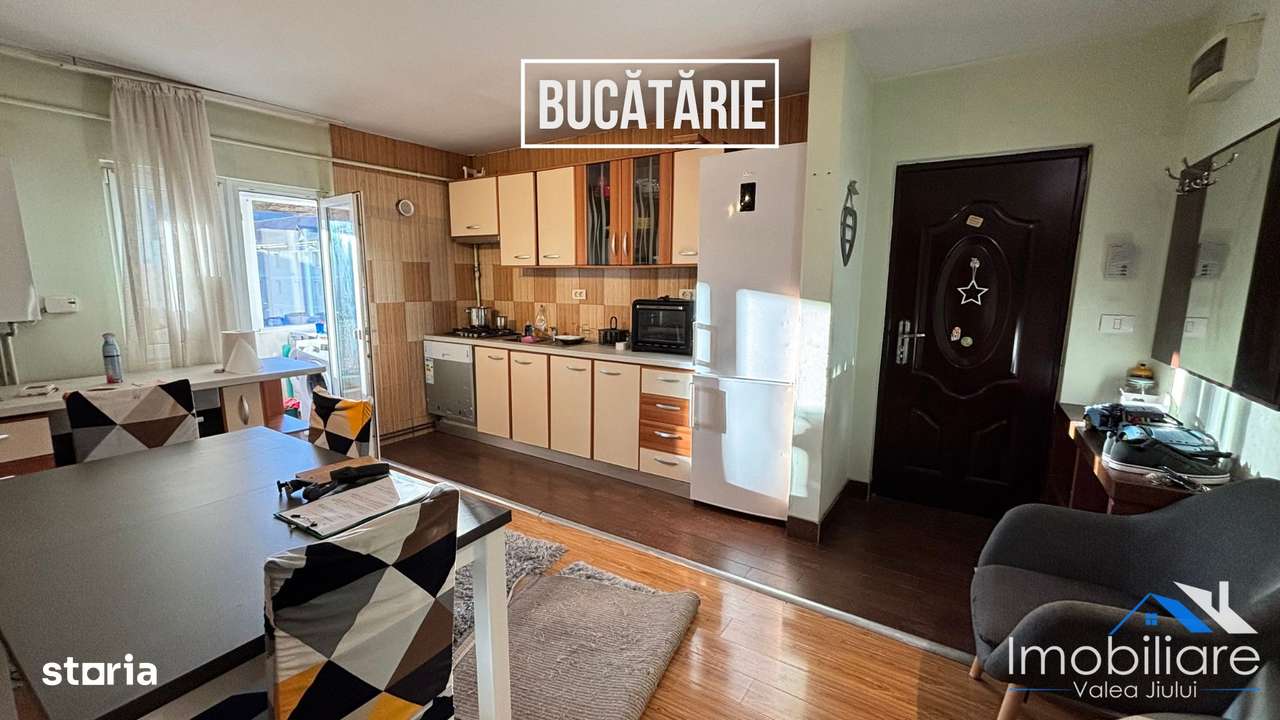 Apartament 2 camere – Petrila, Str. Minei - Imagine principală: 5/8