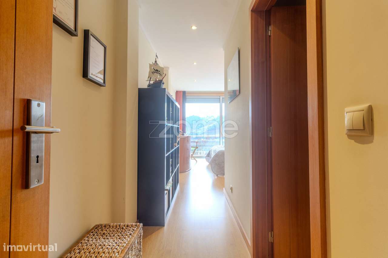 Moradia T3 | 3 Suítes e Piscina com Vista Rio-28