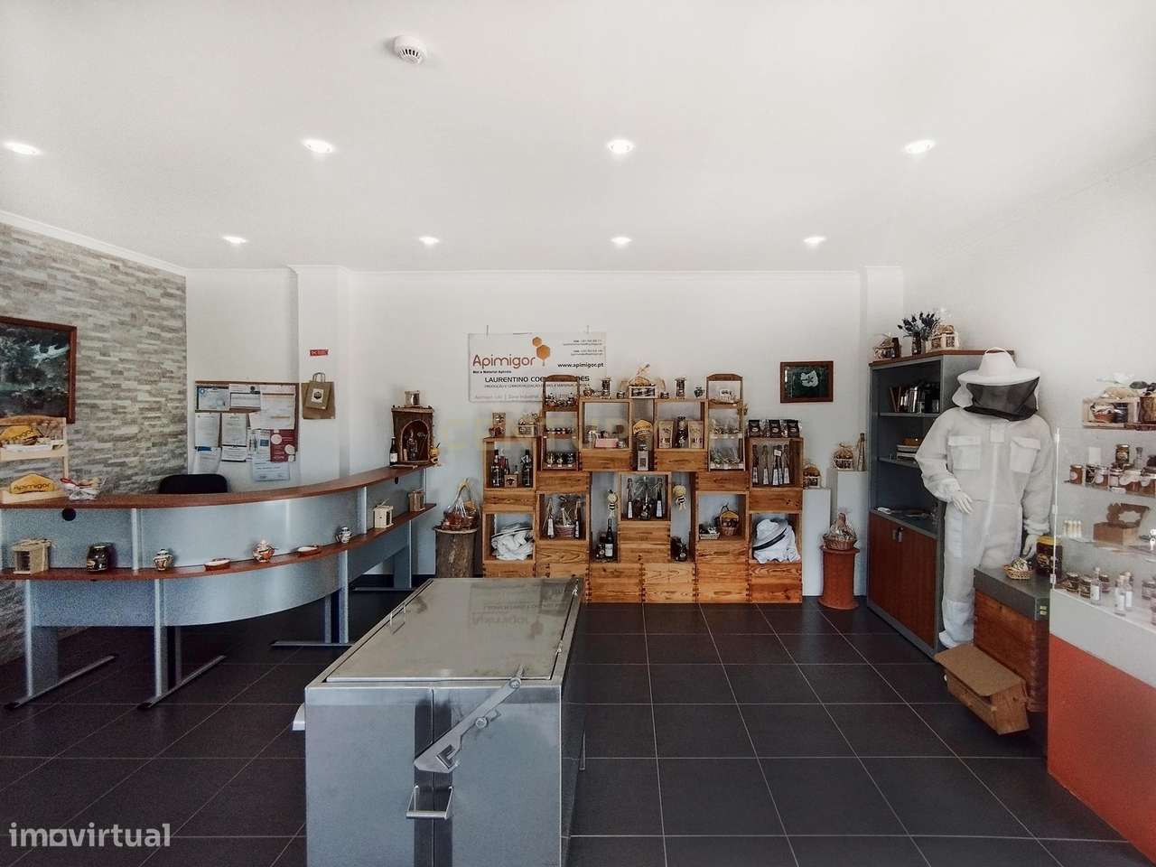 Edifício, Armazéns e Atividade Industrial. - Grande imagem: 4/41