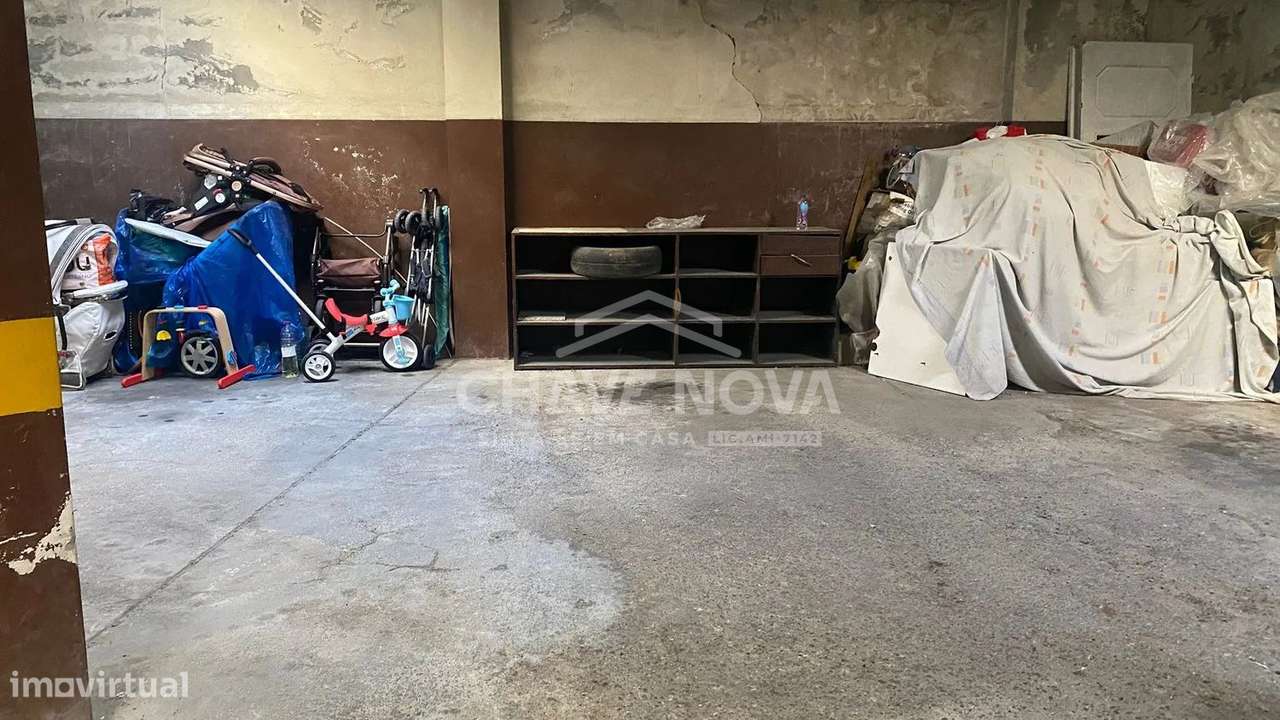 Apartamento T2 virado Poente c/lugar de garagem-8