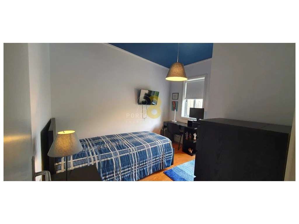 Moradia Bi-Familiar T4 + T2 com espaços exteriores | Viso, Porto-17