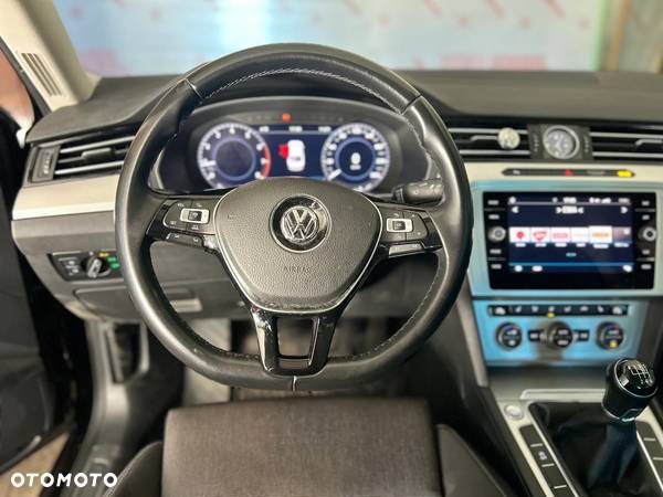 Volkswagen Passat 1.8 TSI BMT Comfortline - 11