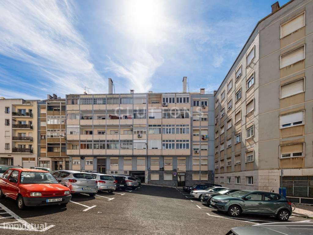 Apartamento T1+1 Penha França com vista desafogada-29