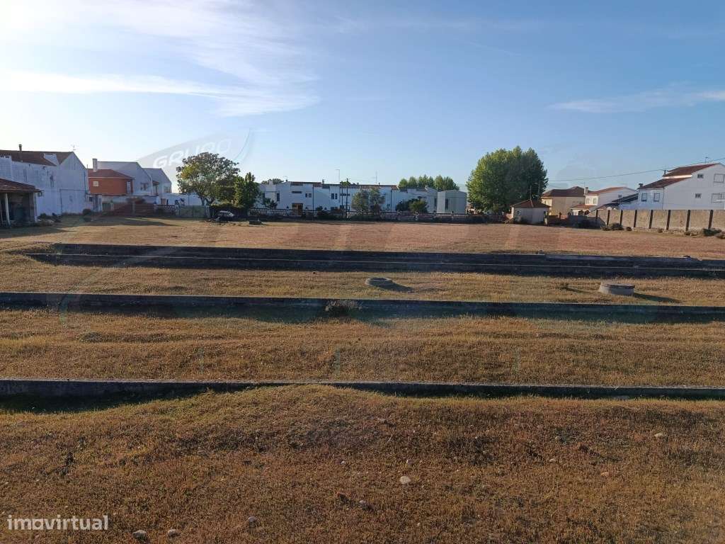 LOTE PARA CONSTRUÇÃO DE 40 APARTAMENTOS E 23 MORADIAS-7