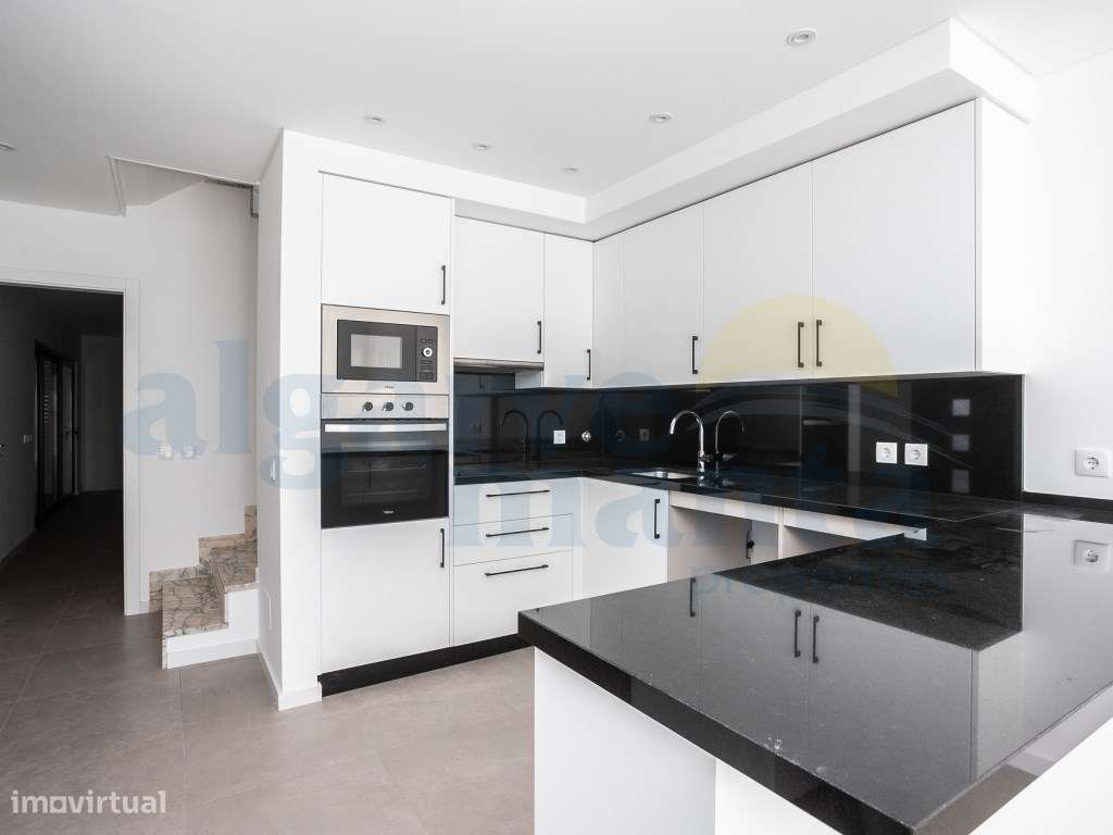 Exclusiva Moradia T4 de Luxo à Beira-Mar com Piscina Privada, Estac...-10