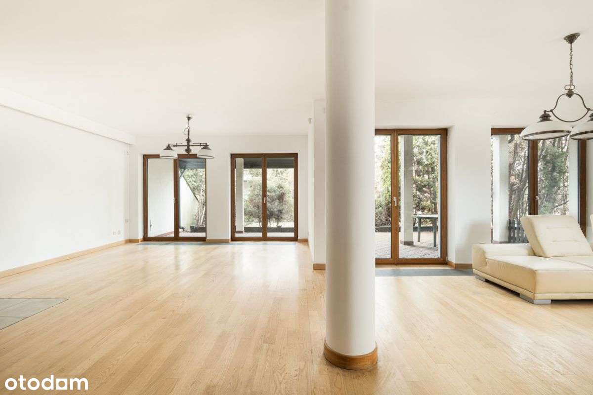 Przestronny i klimatyczny dom w spokojnej okolicy-8