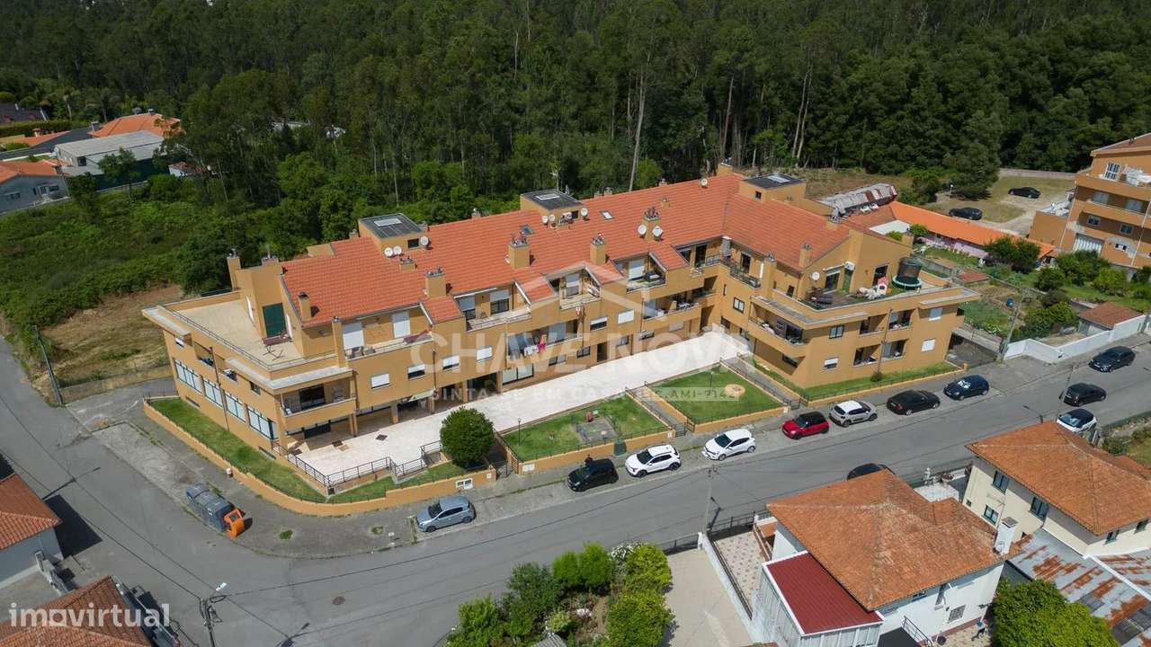Apartamento T3 num condomínio fechado em São João de Ver